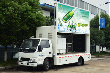 江铃顺达6.8平米LED广告车