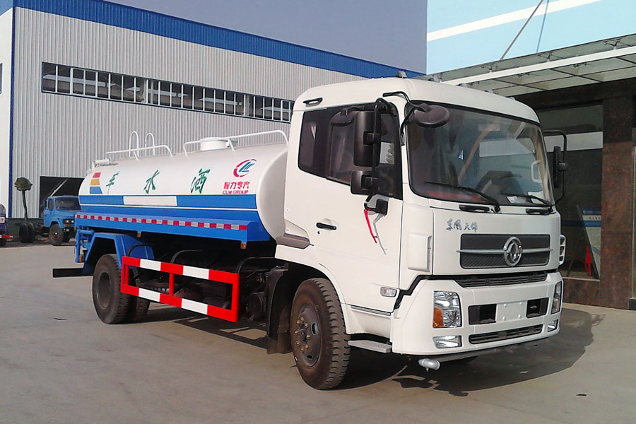 东风天锦12吨洒水车