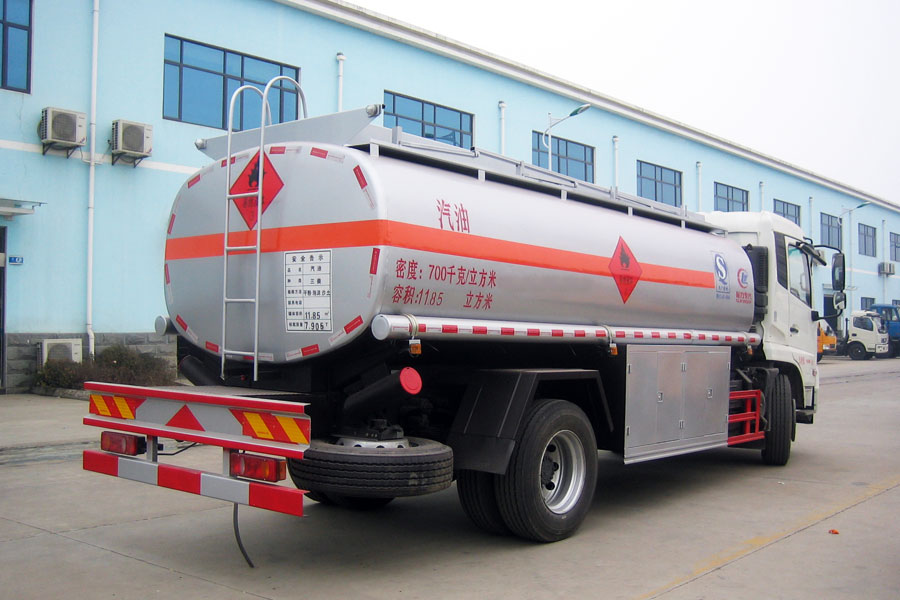 东风10吨油罐车